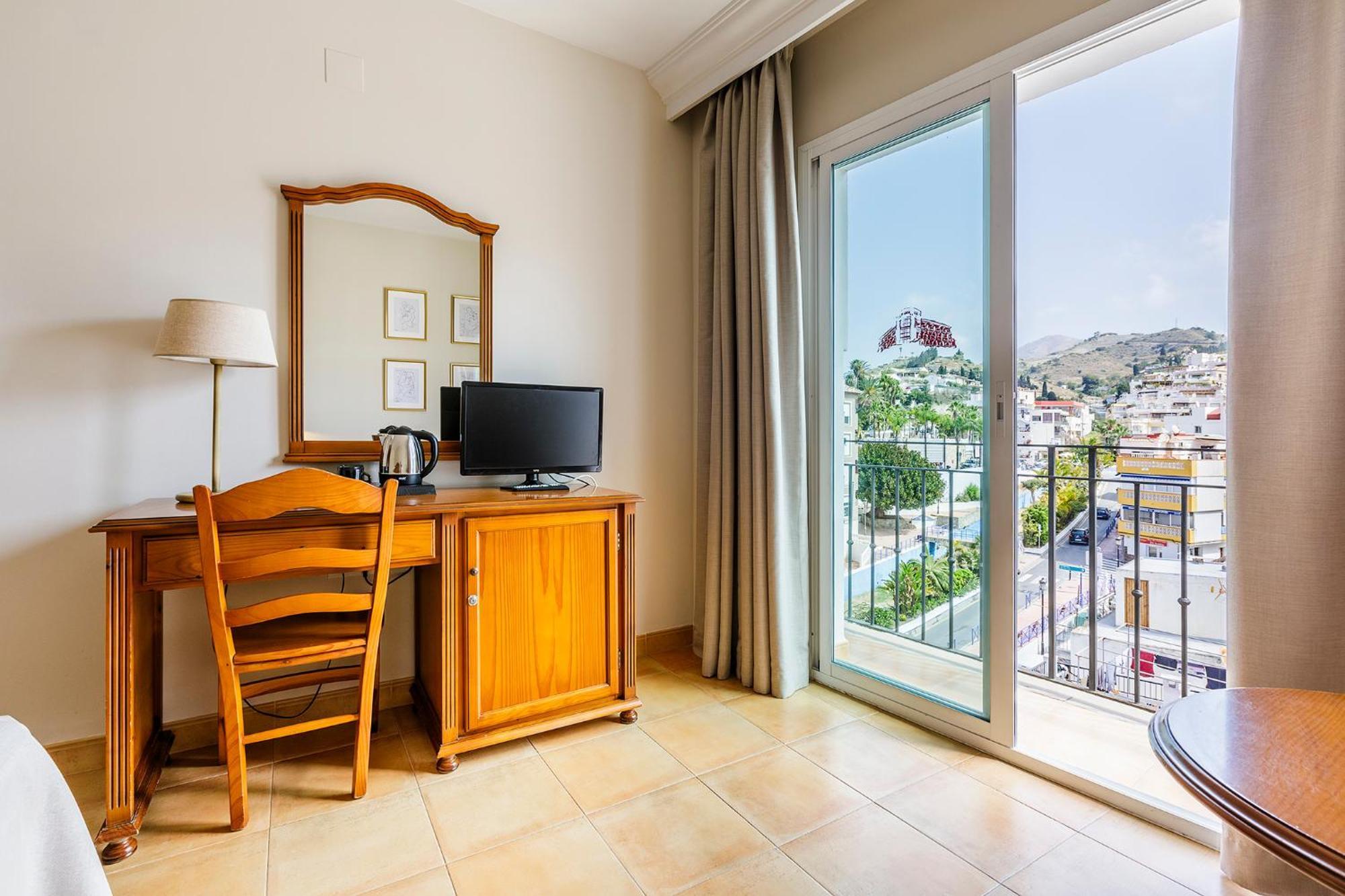 Hotel Almijara - Mares La Herradura  Εξωτερικό φωτογραφία